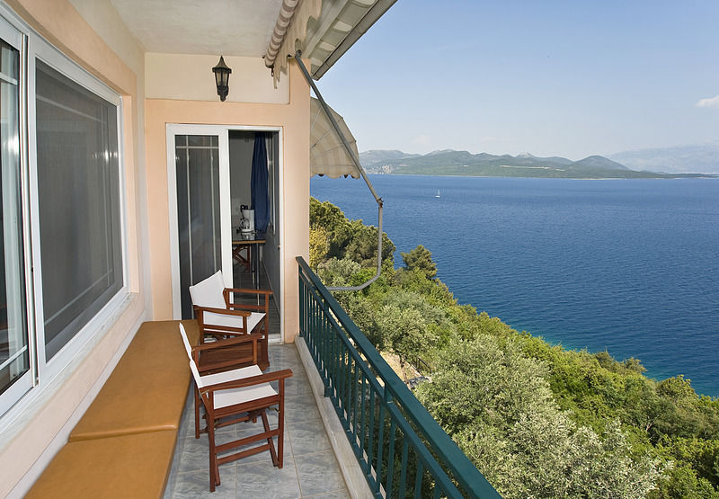 Villa Magemenou Nikiana Exterior photo