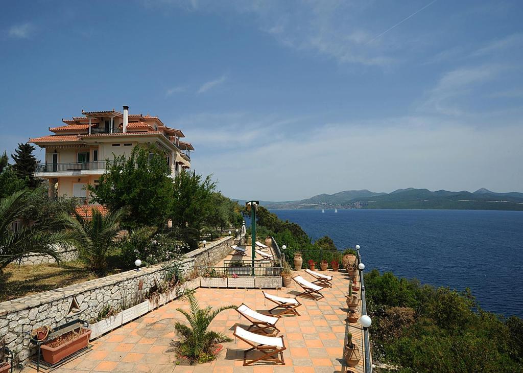 Villa Magemenou Nikiana Exterior photo