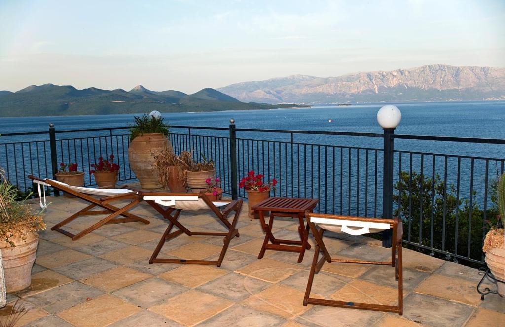 Villa Magemenou Nikiana Exterior photo