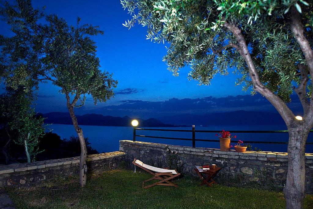 Villa Magemenou Nikiana Exterior photo
