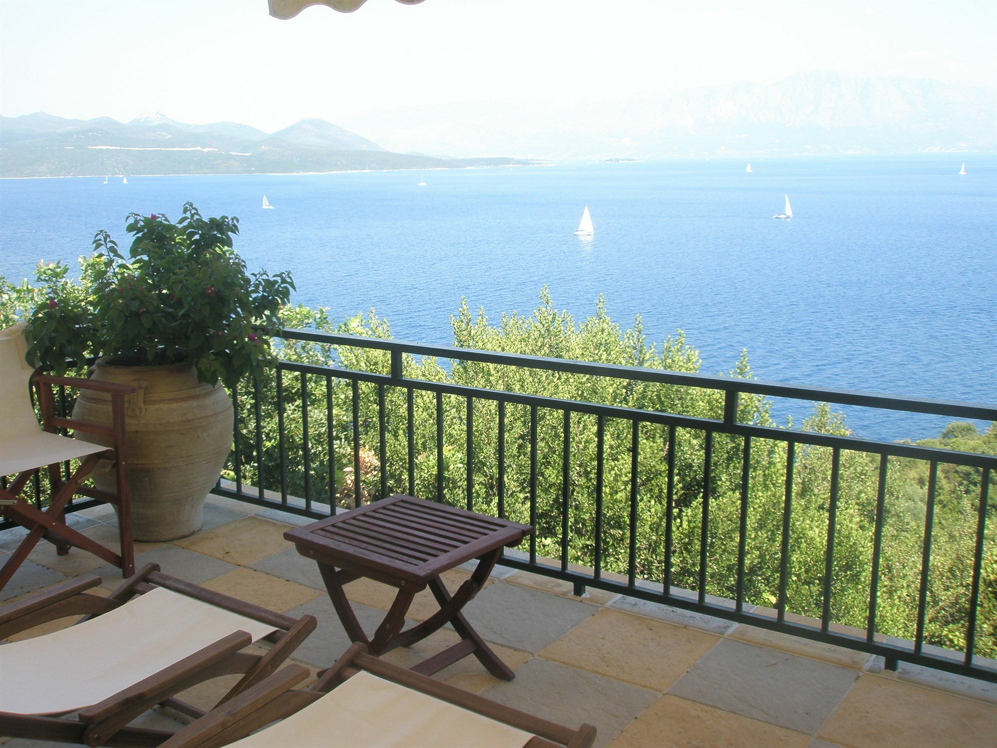 Villa Magemenou Nikiana Exterior photo